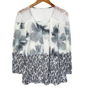 Mystree Gray Floral Top Womens‎ Size Medium Lace Blouse Bohemian